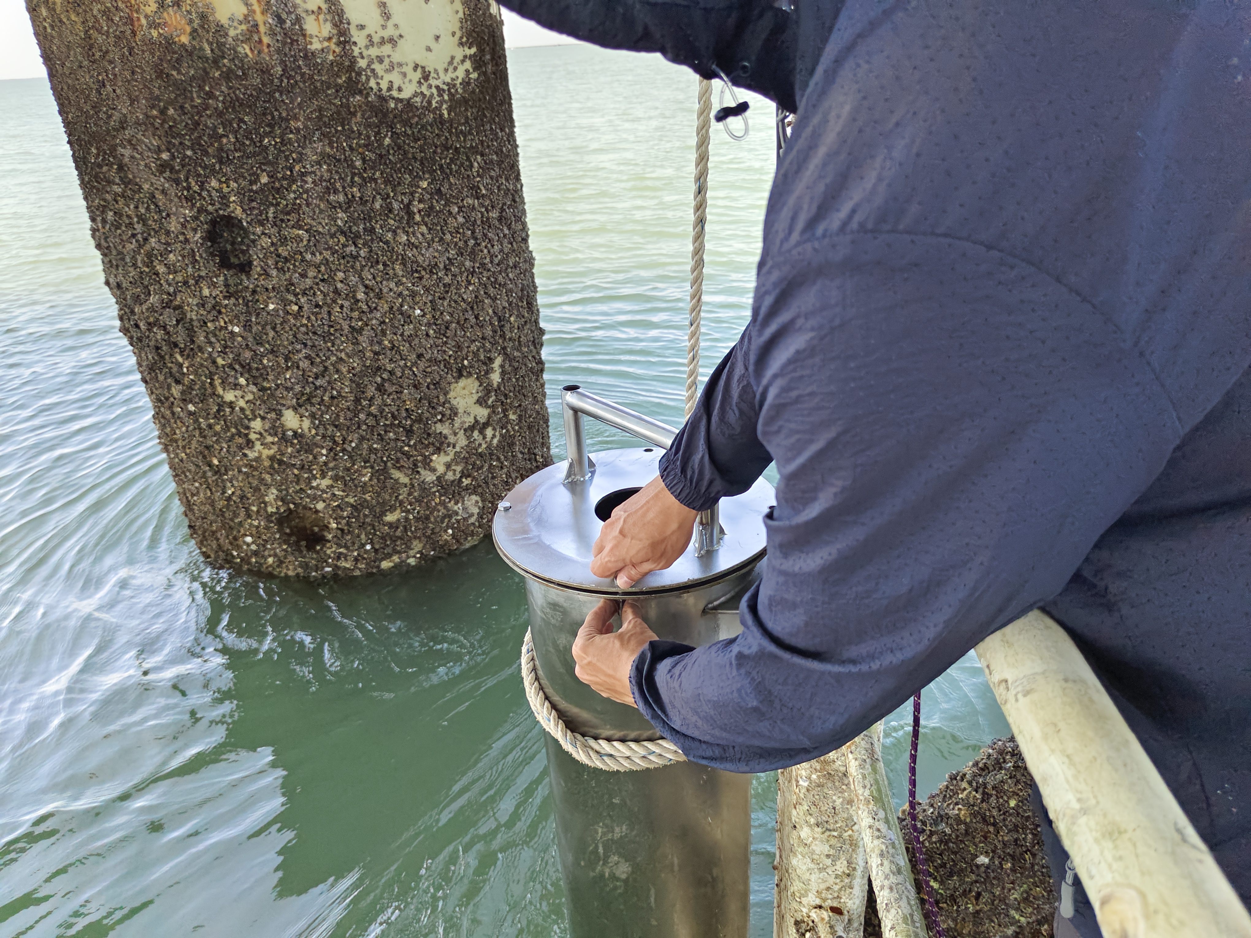 设备安装-温盐多参数探头