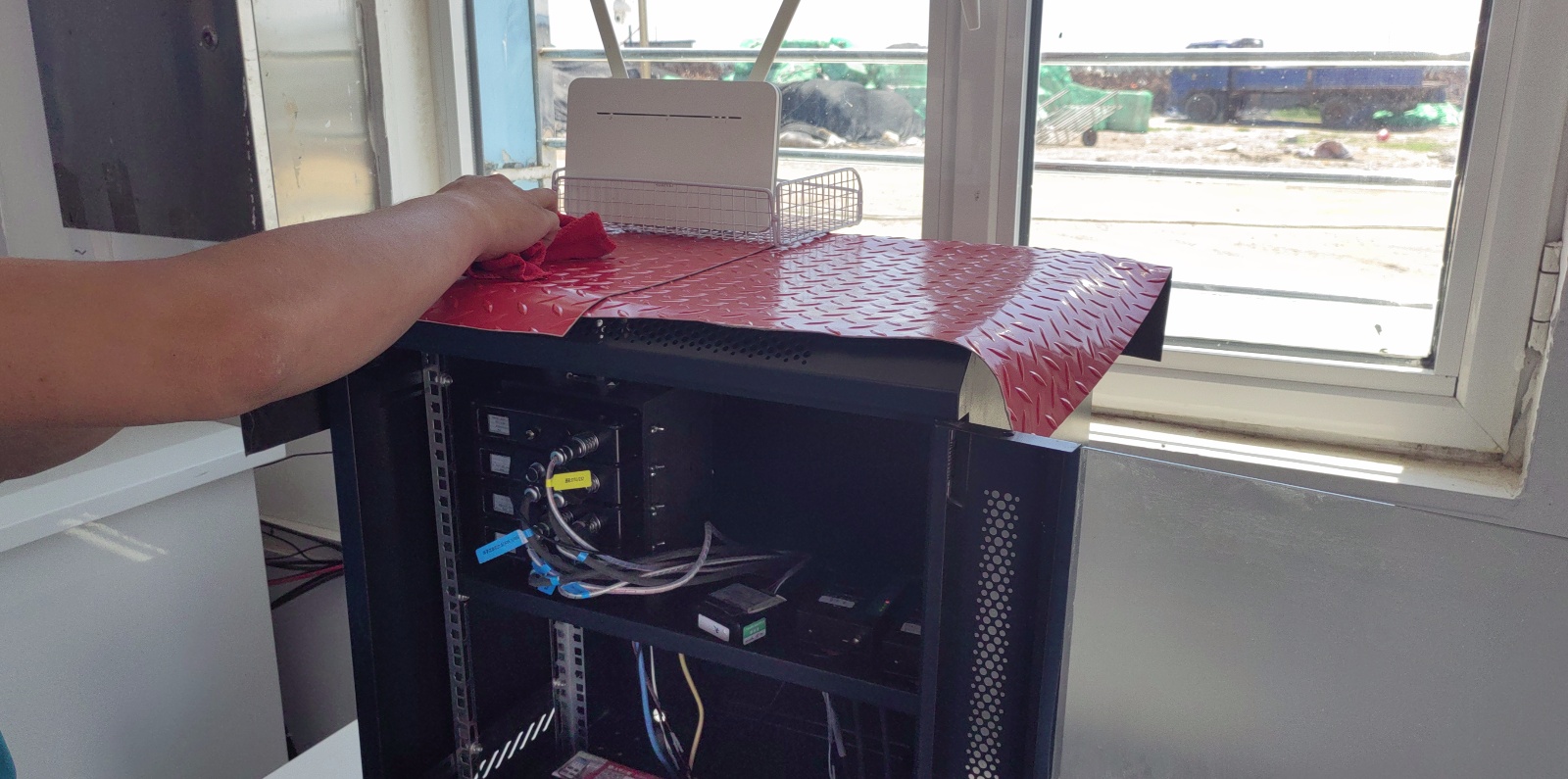 绥中天龙寺渔港站-设备箱