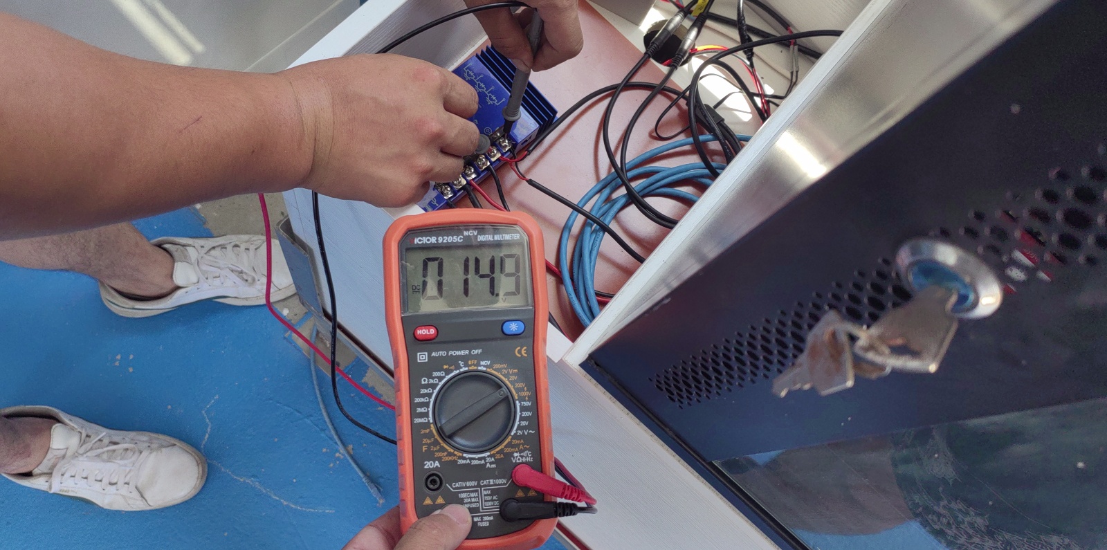 绥中天龙寺渔港站-供电系统-蓄电池、充电控制器