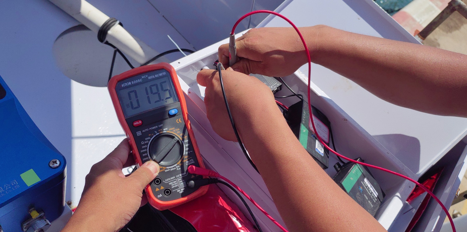 绥中港码头点-供电系统-蓄电池、充电控制器