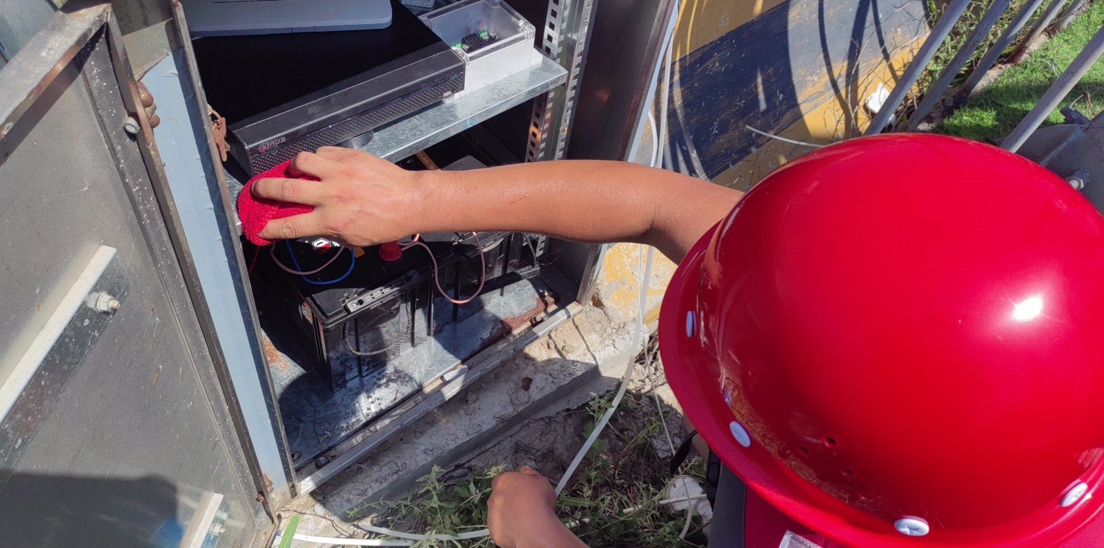 绥中港码头点-设备箱