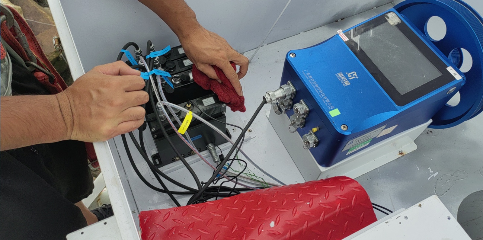 光辉码头点-数据采集器