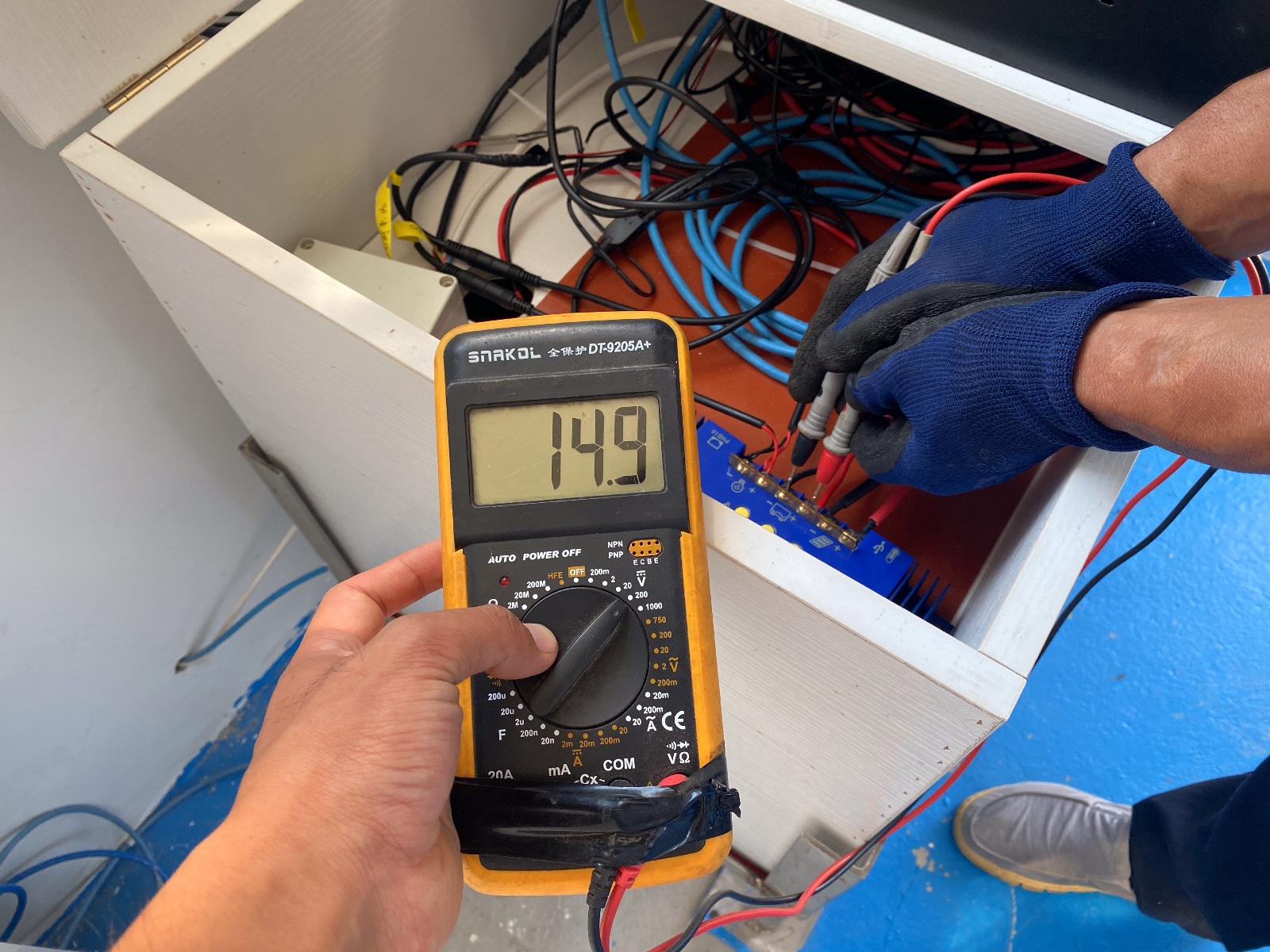 绥中天龙寺渔港站-供电系统-蓄电池、充电控制器