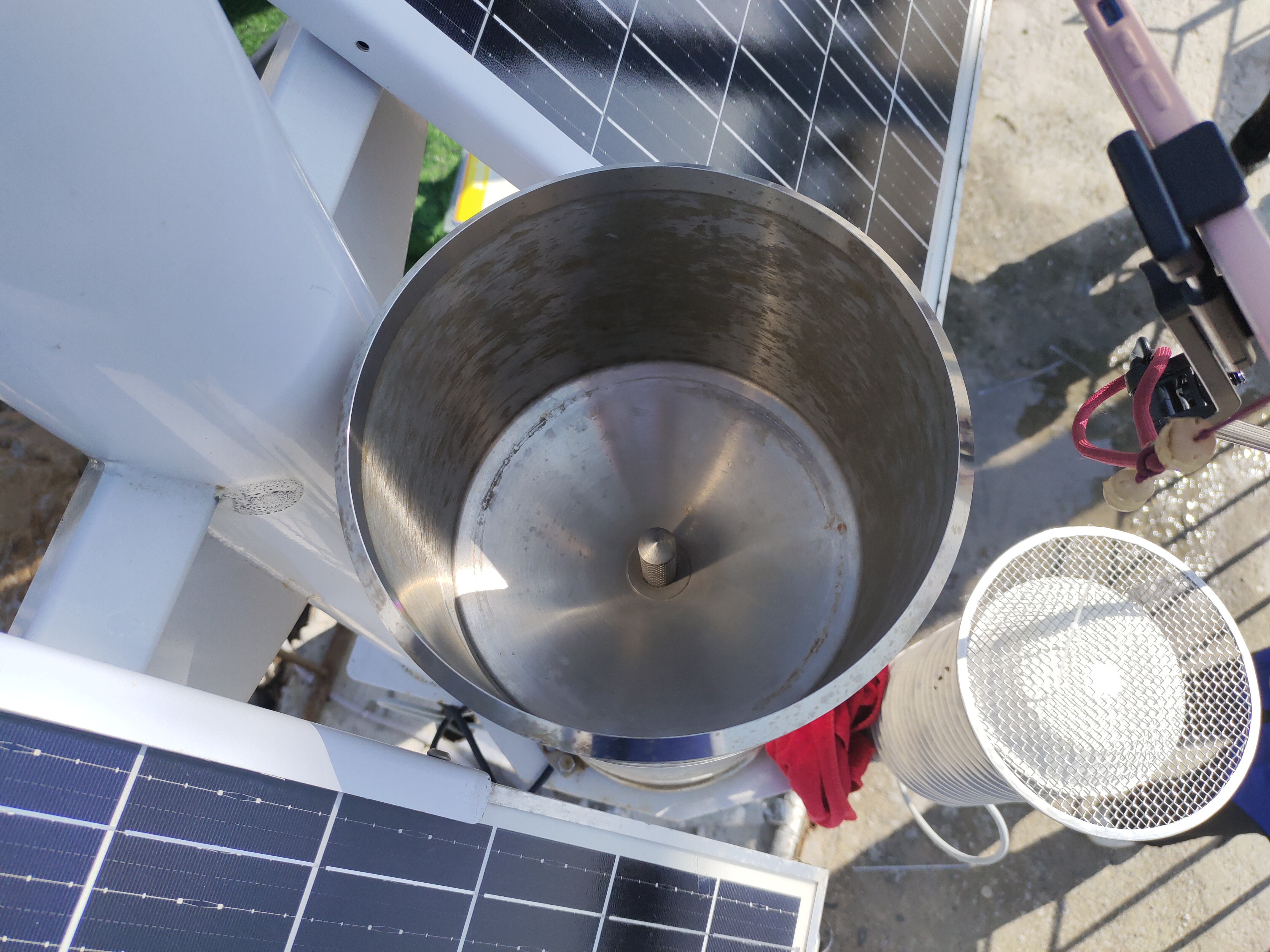 光辉码头点-雨量器