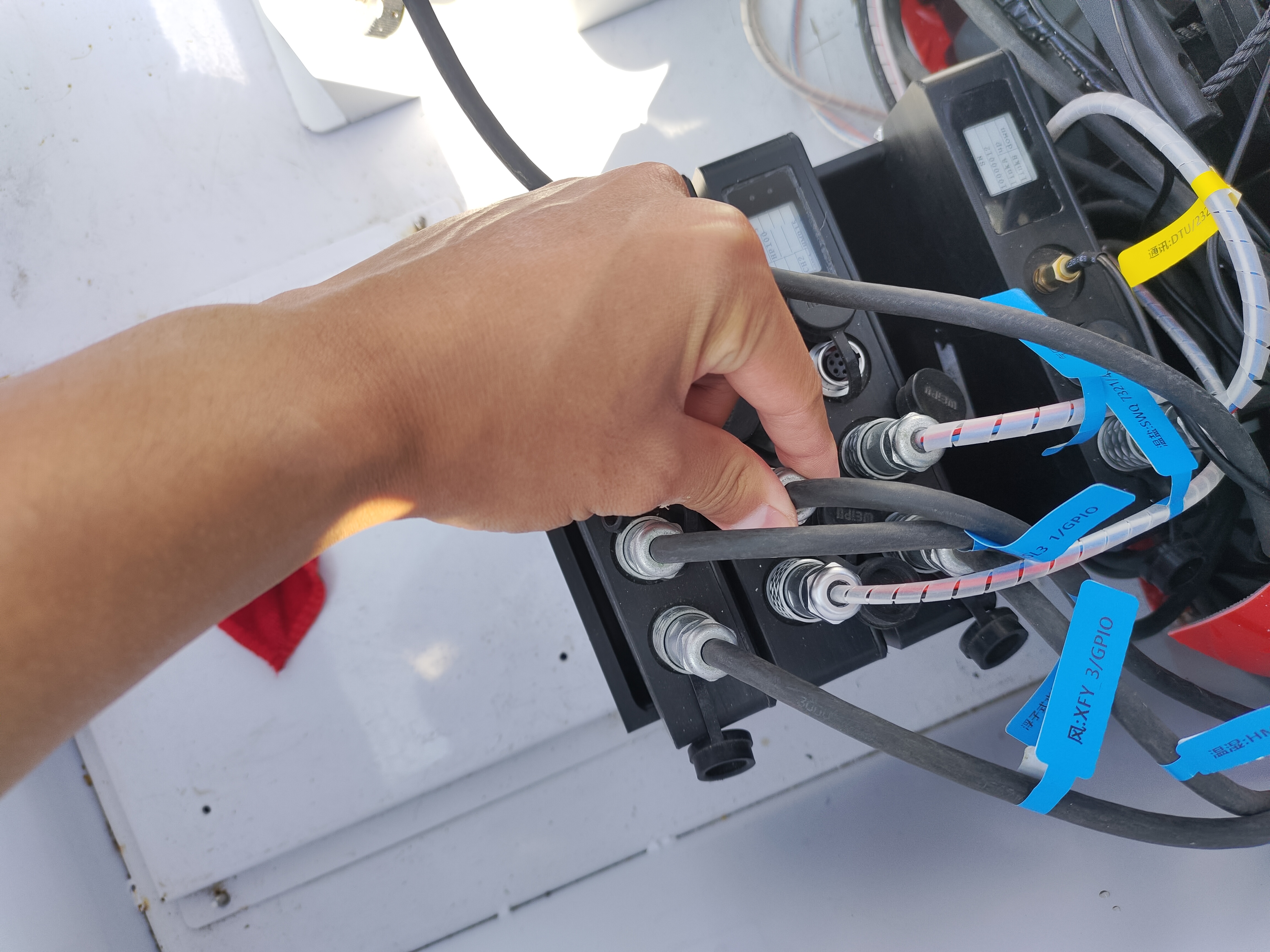 光辉码头点-数据采集器