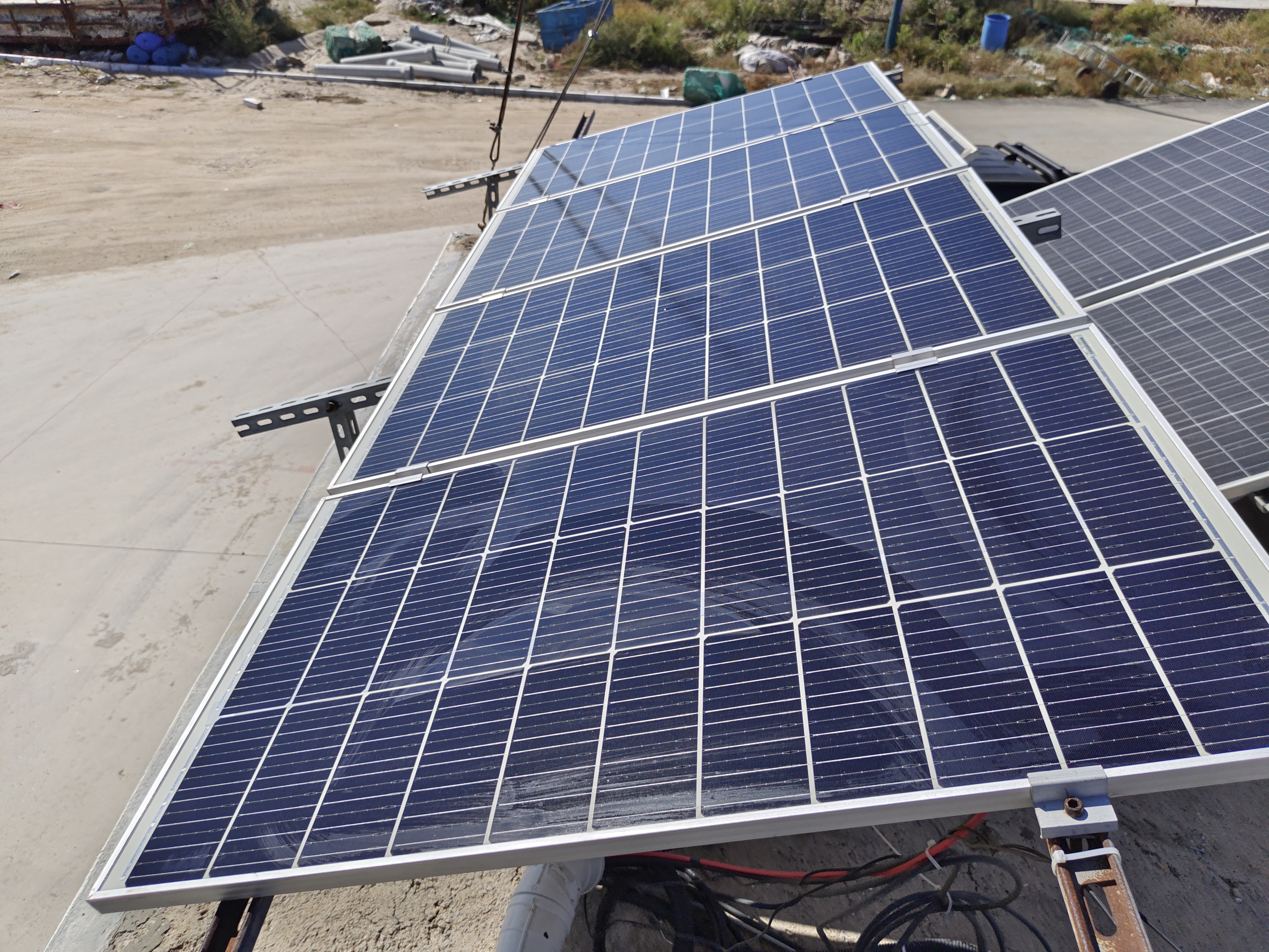 绥中天龙寺渔港站-供电系统-太阳能板