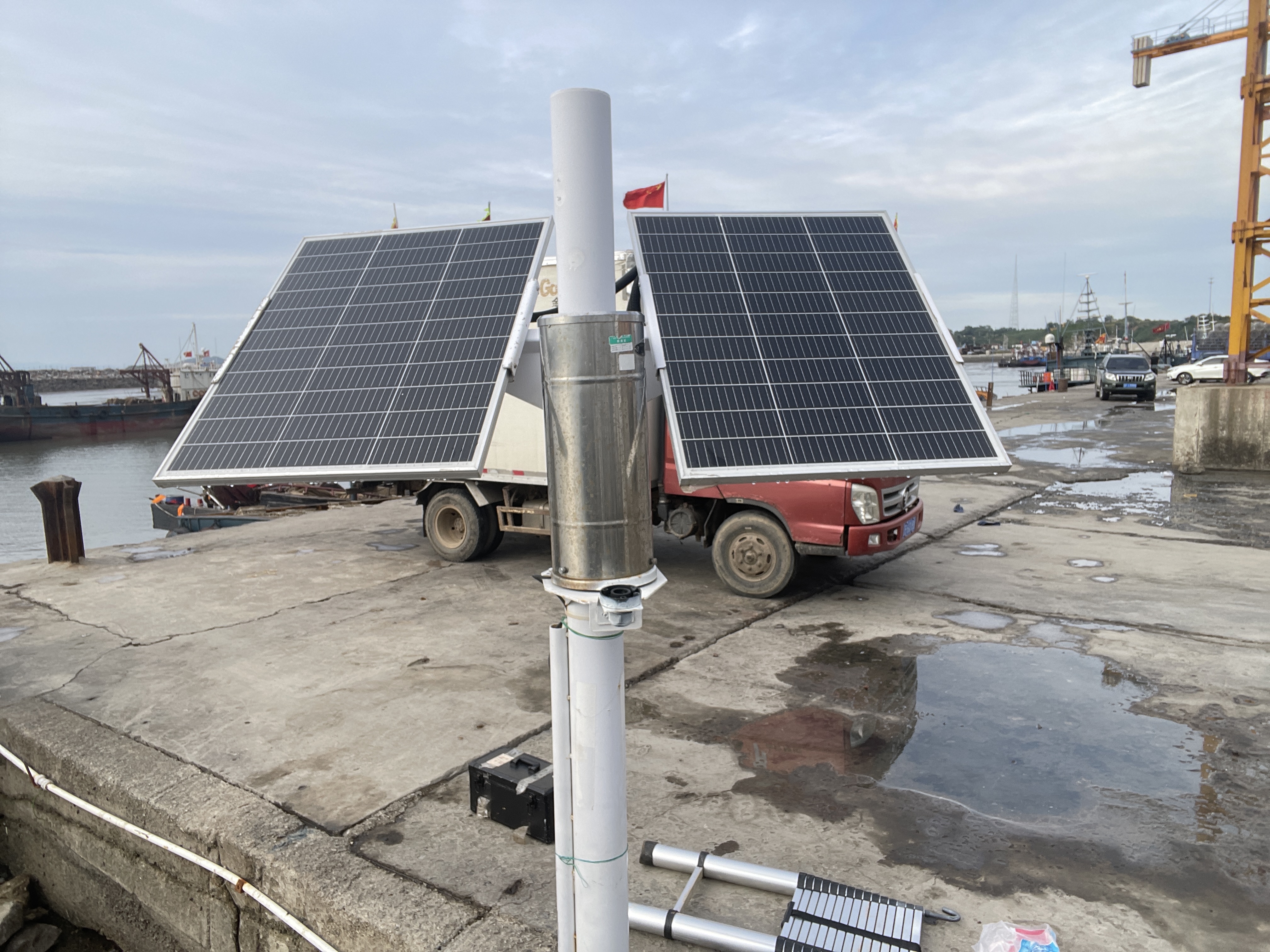 南尖码头点-供电系统-太阳能板