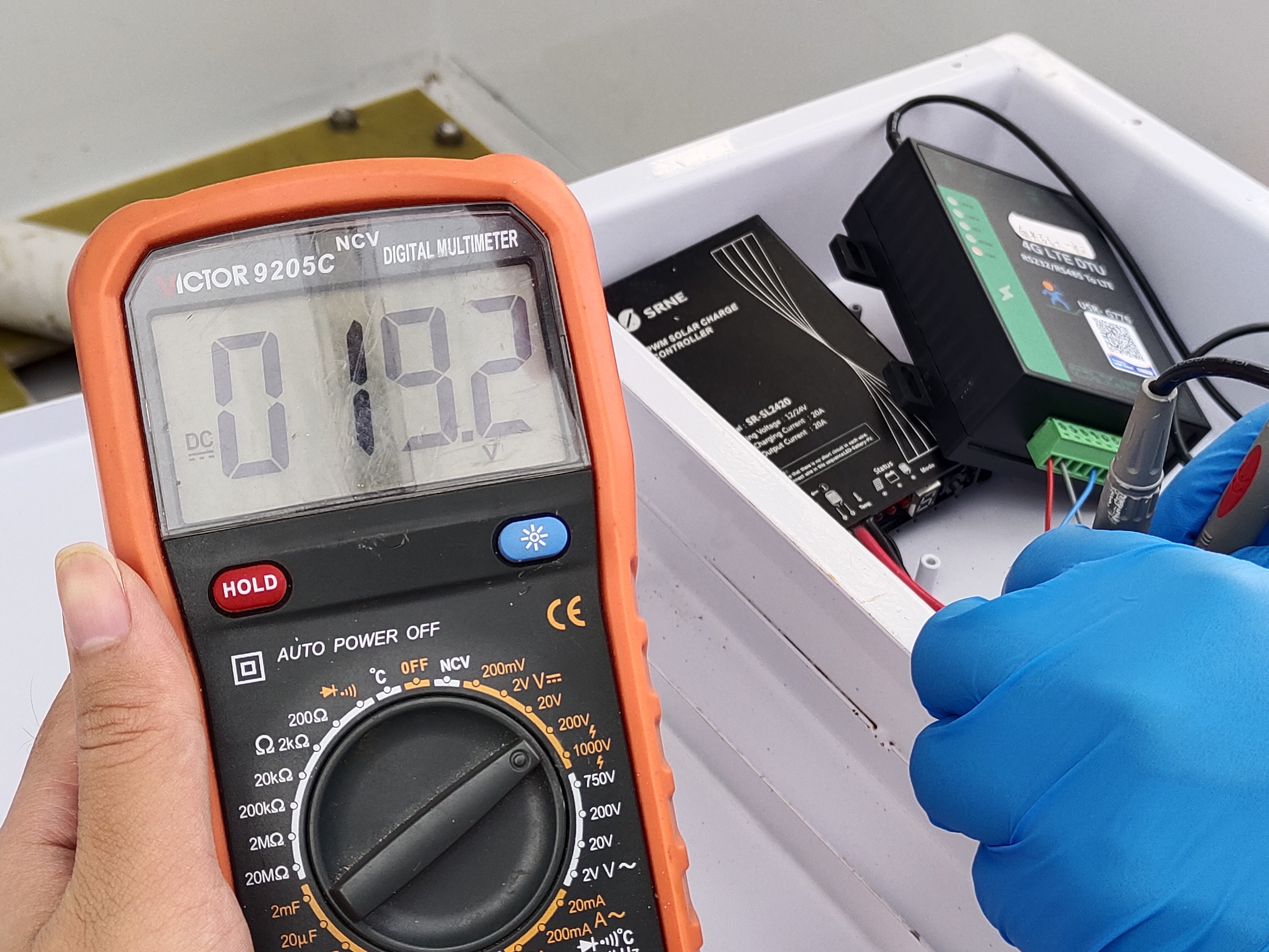 南尖码头点-供电系统-蓄电池、充电控制器