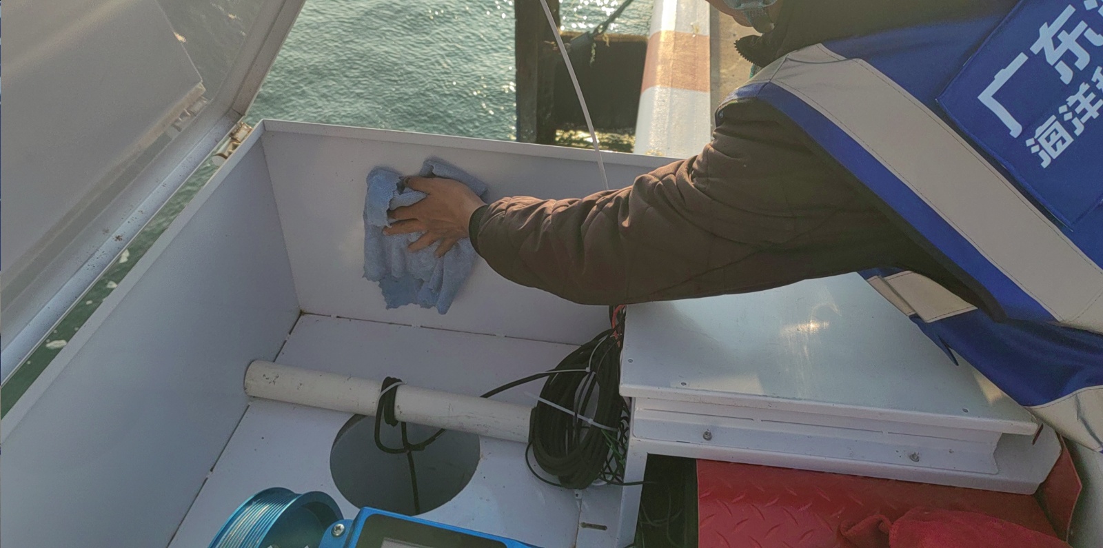 绥中港码头点-设备箱