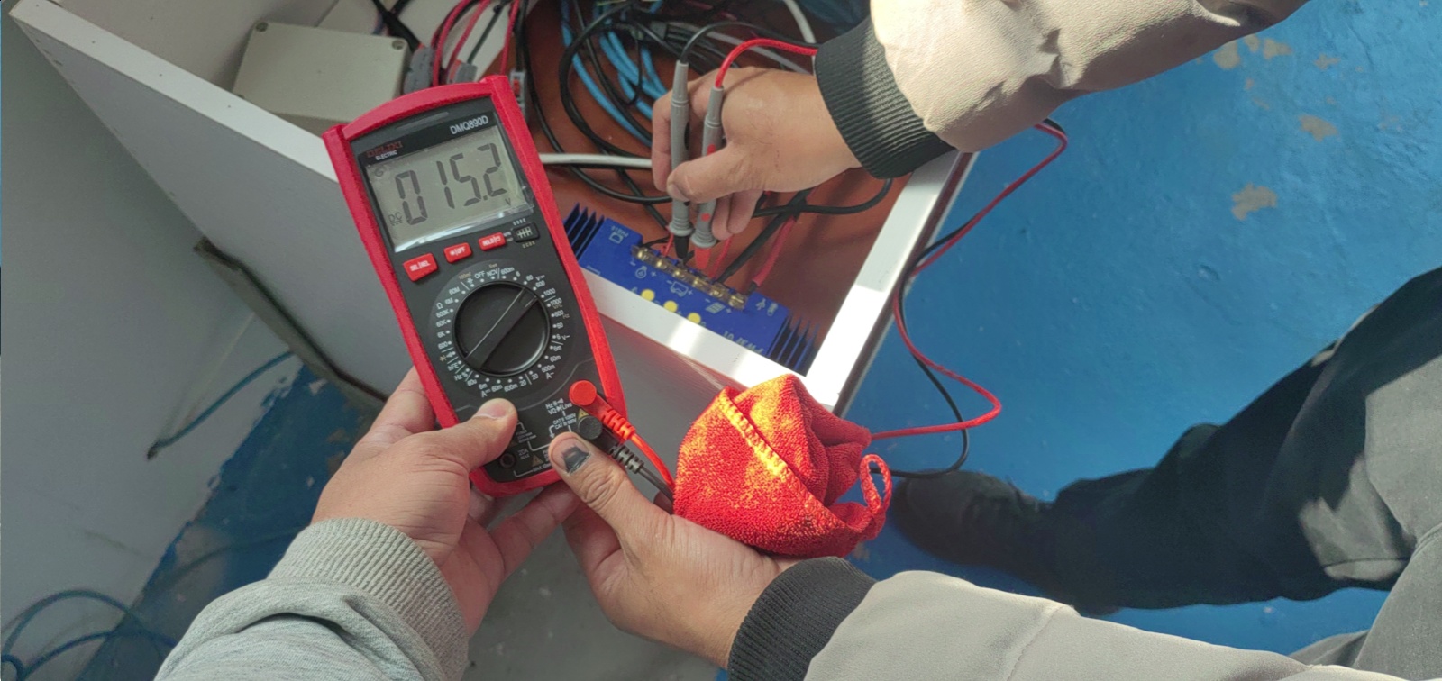 绥中天龙寺渔港站-供电系统-蓄电池、充电控制器