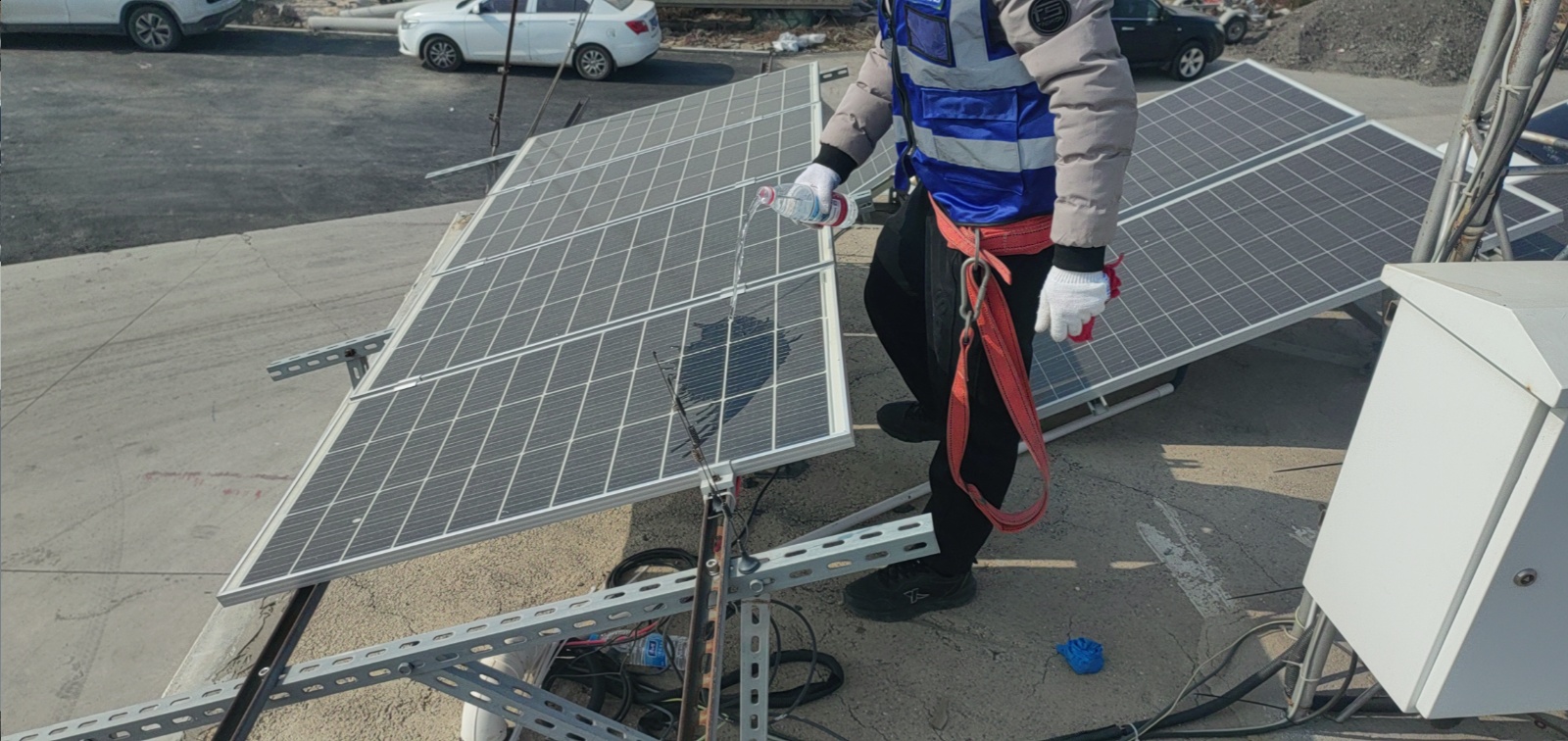 绥中天龙寺渔港站-供电系统-太阳能板