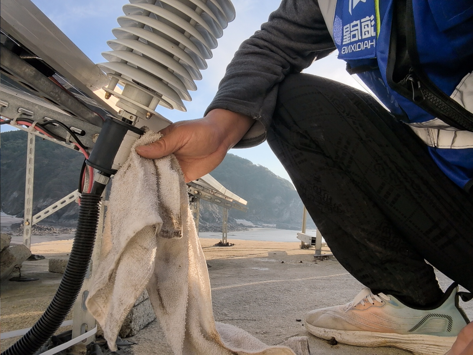 丹东大鹿岛站-温湿传感器