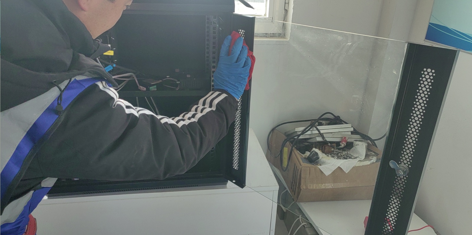 绥中天龙寺渔港站-设备箱