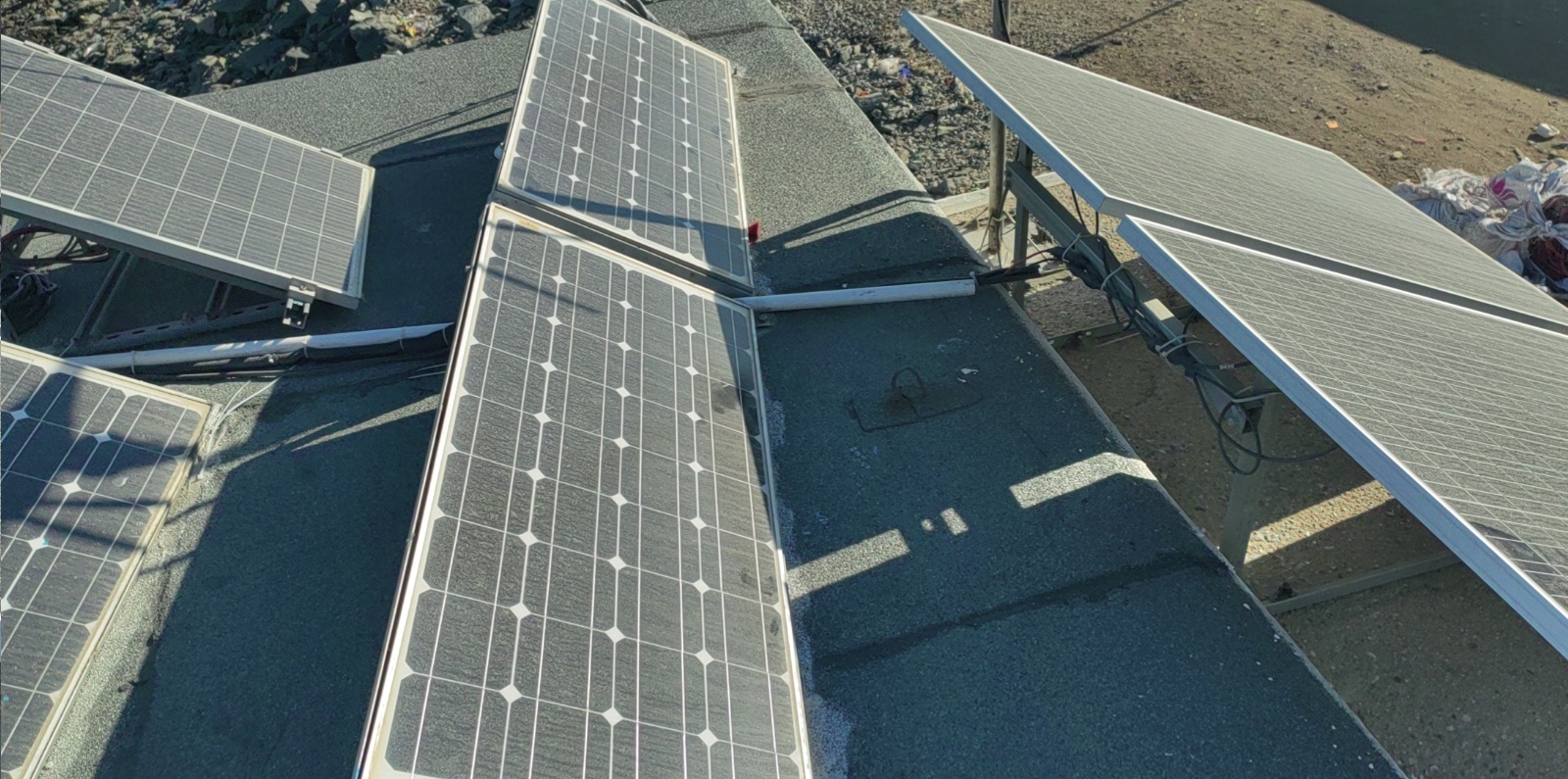 锦州中心渔港站-供电系统-太阳能板