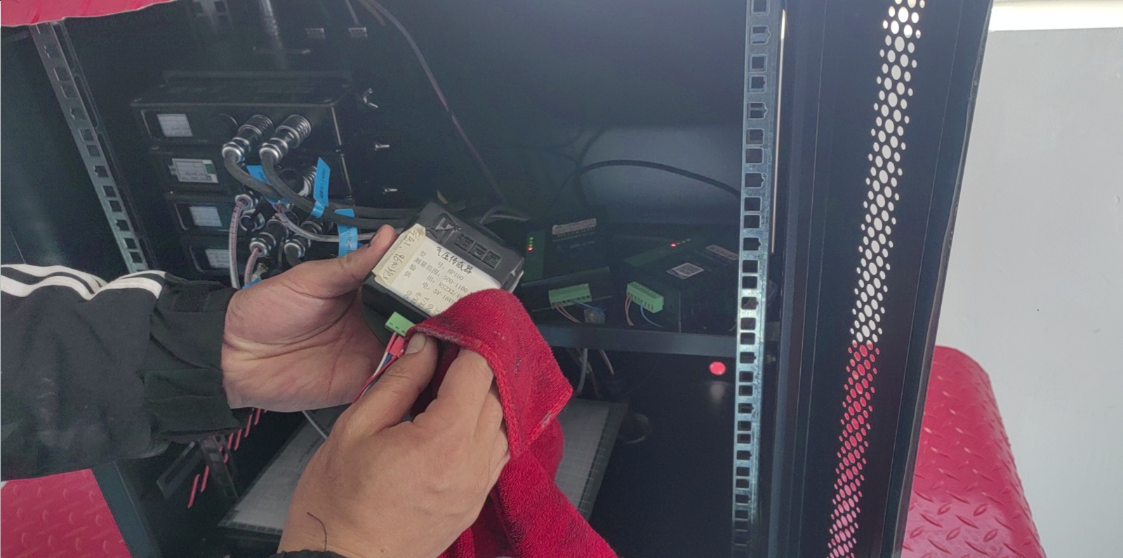 锦州中心渔港站-气压传感器