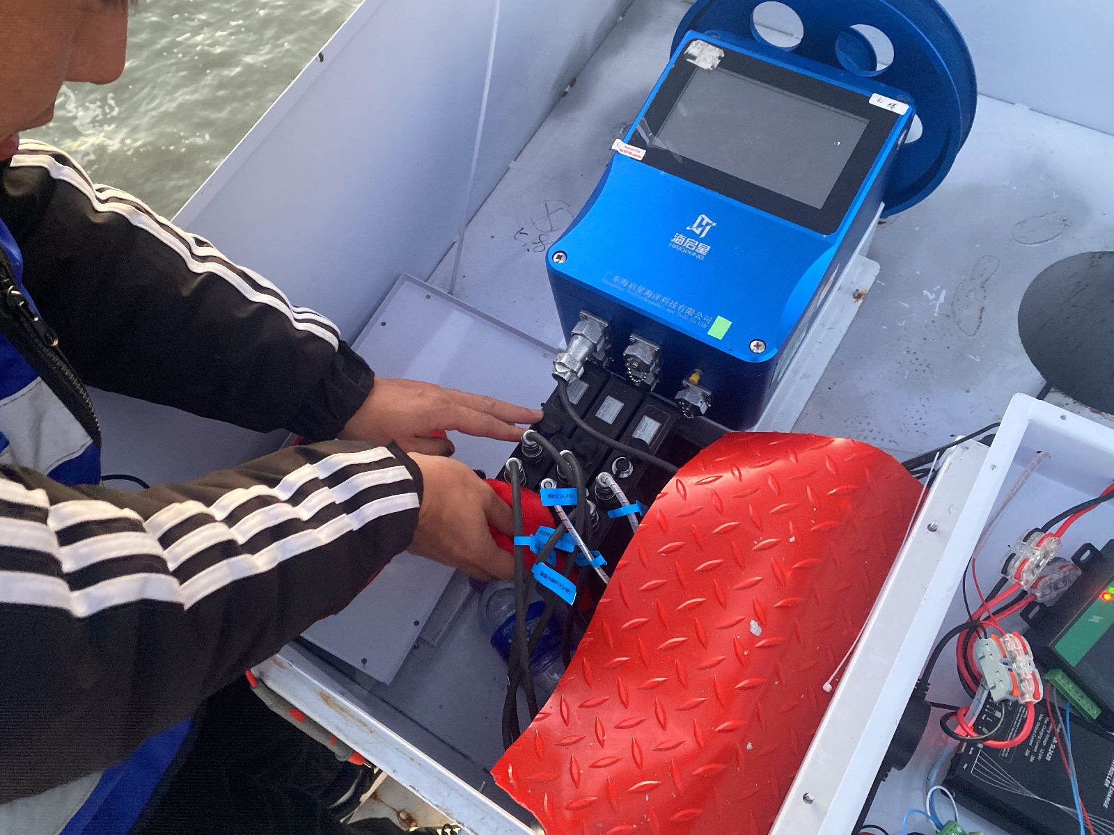 光辉码头点-数据采集器