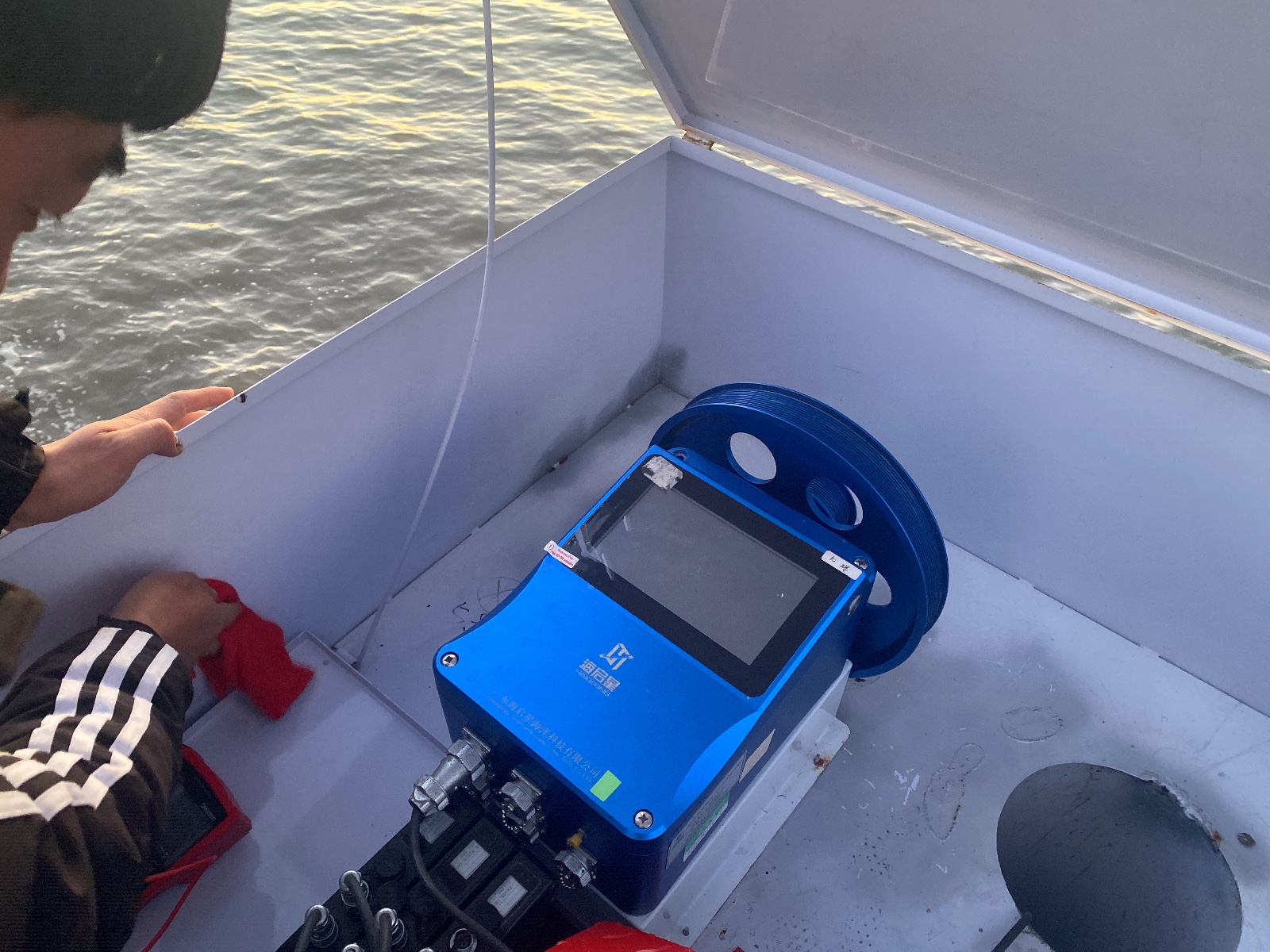 光辉码头点-设备箱