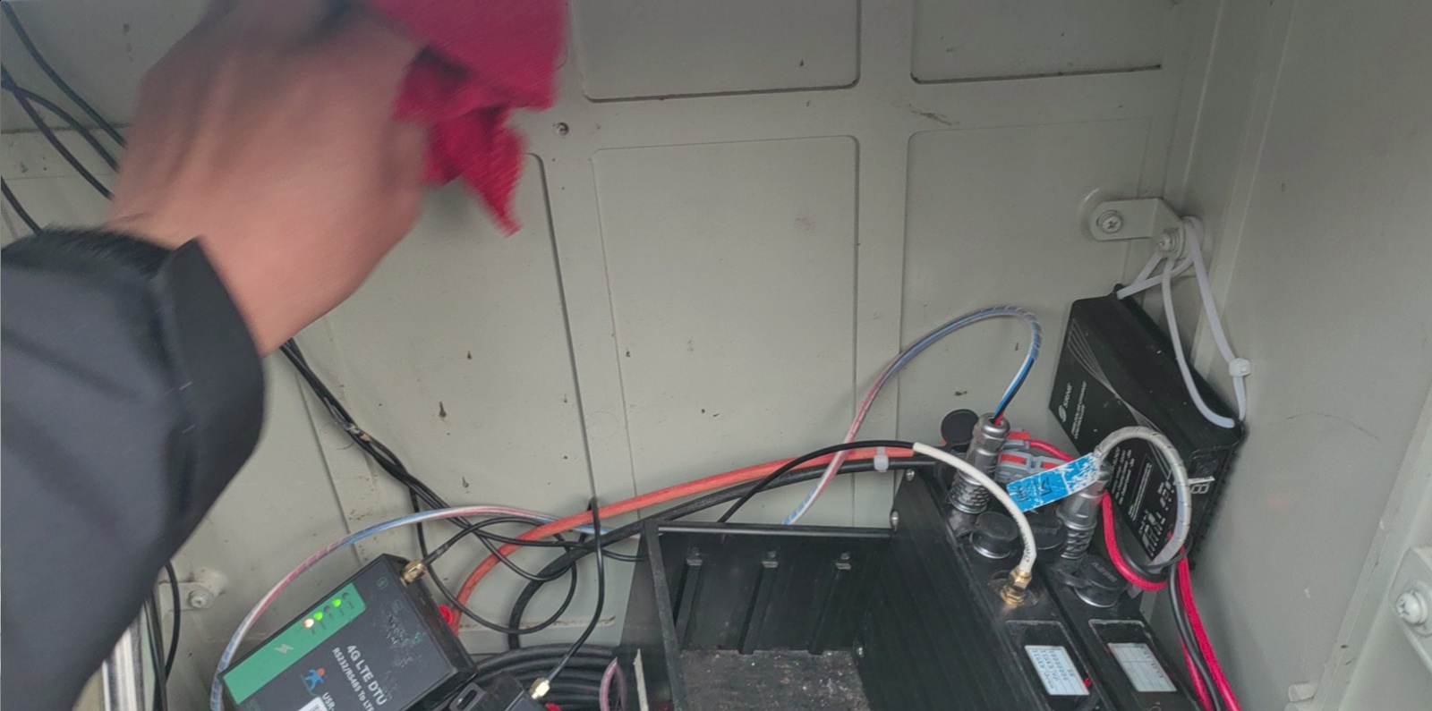 丹东大鹿岛站-设备箱