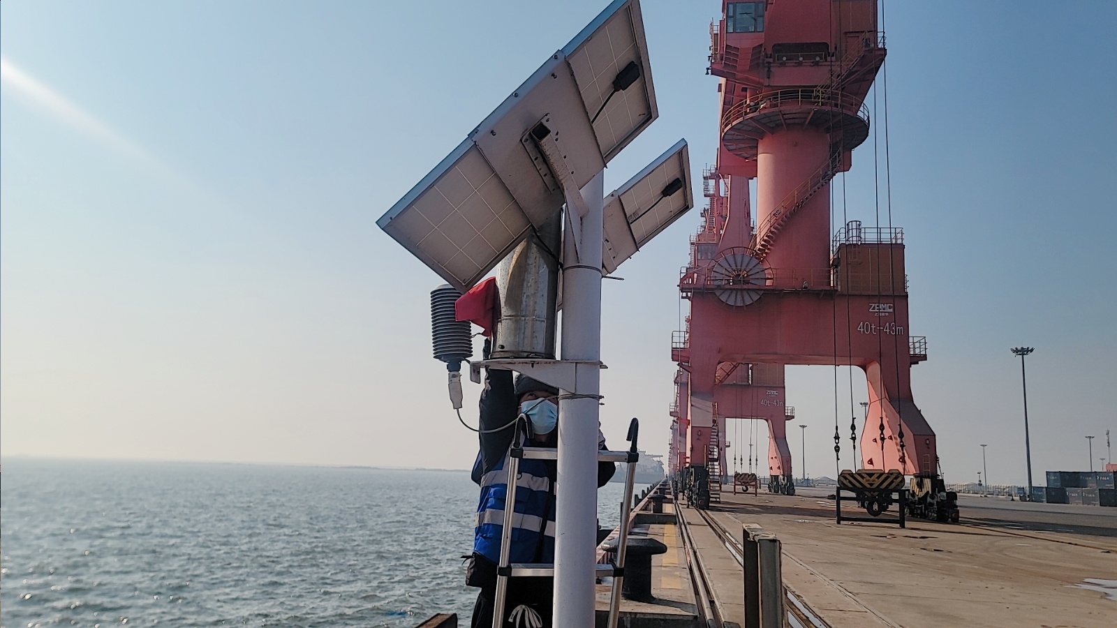 绥中港码头点-雨量器