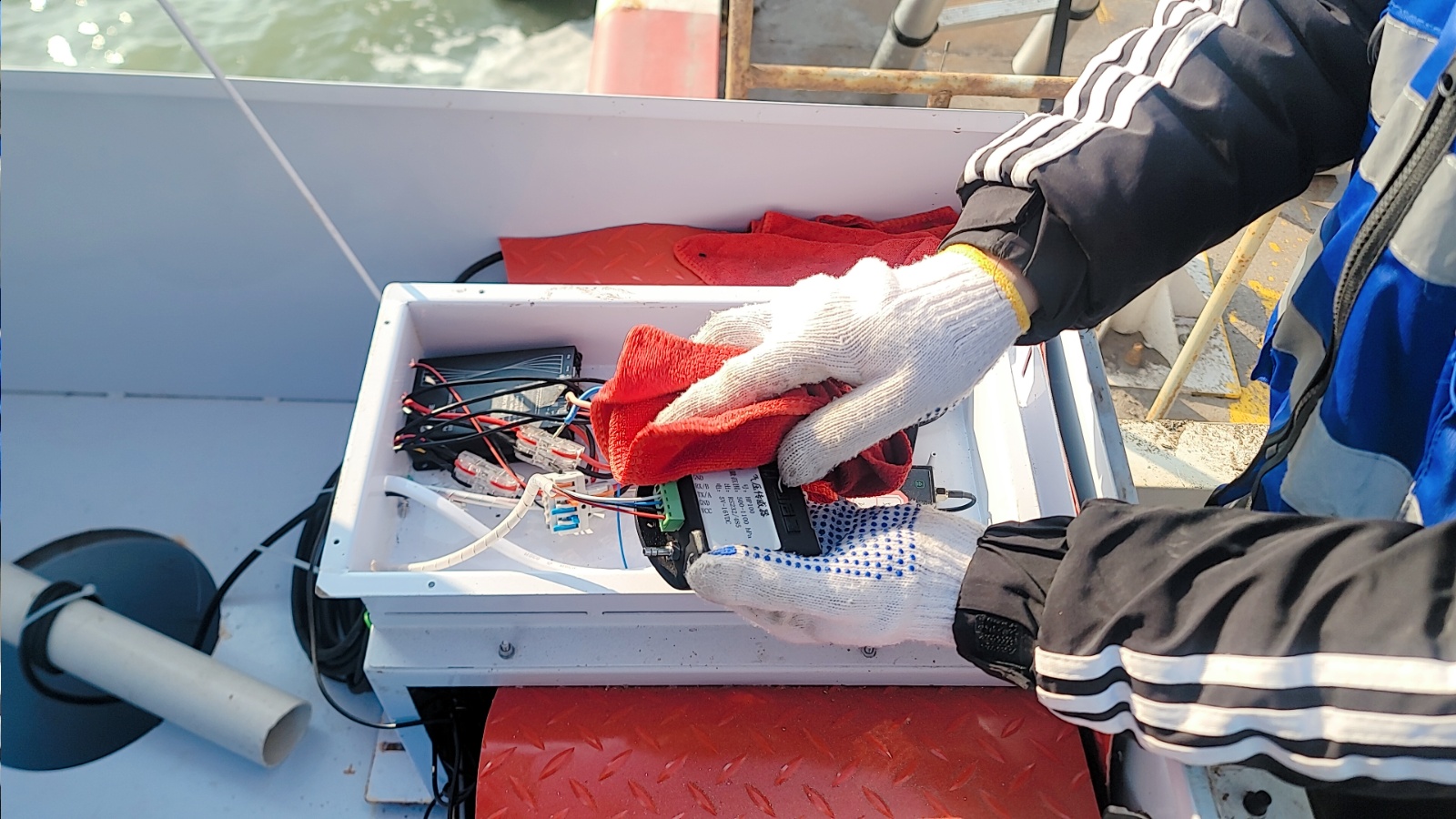 绥中港码头点-气压传感器